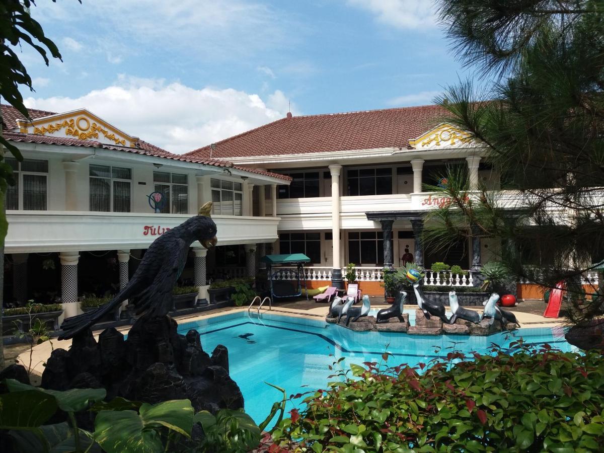 Delaga Biru Convention Hotel Bogor Bagian luar foto