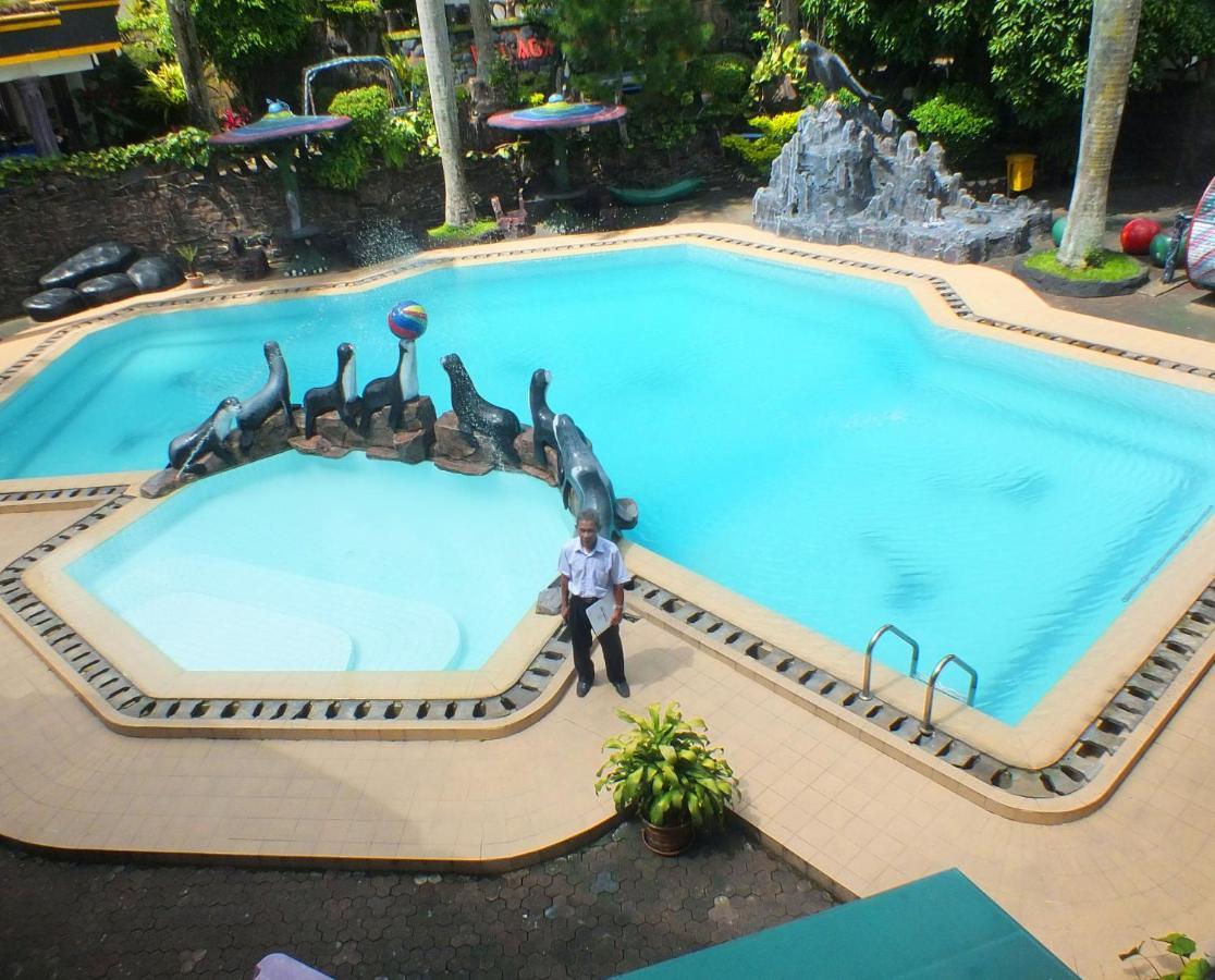 Delaga Biru Convention Hotel Bogor Bagian luar foto