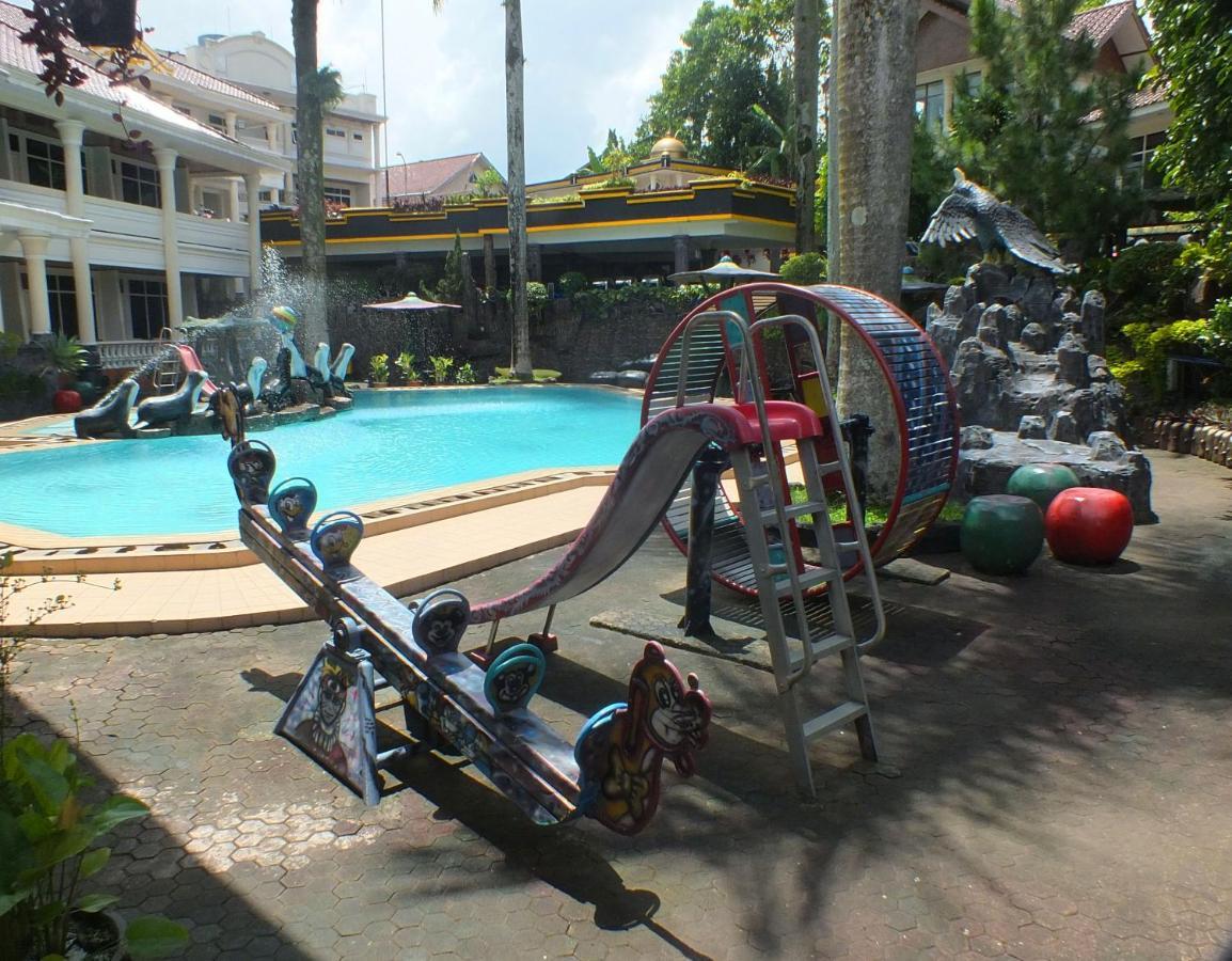 Delaga Biru Convention Hotel Bogor Bagian luar foto