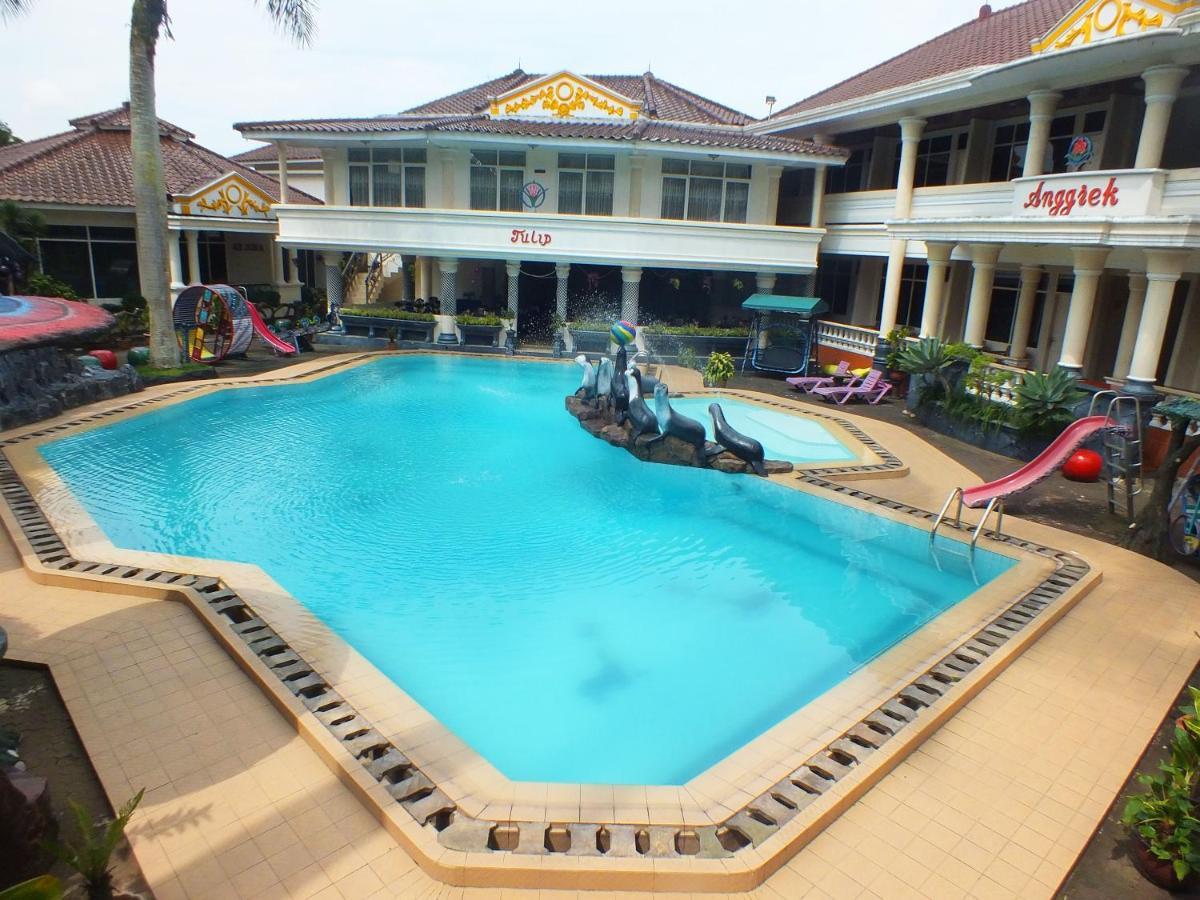 Delaga Biru Convention Hotel Bogor Bagian luar foto